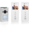 Système D’interphone Vidéo Smartwares DIC-22122 – 480p – Écran LCD De 3,5” (8,9 Cm) – Caméra Panoramique / Inclinaison à 15° – Facile à Installer – Étanche – 12 Mélodies – Vision Nocturne – Kit Pour 2 2 Système D’interphone Vidéo Smartwares DIC-22122 – 480p – Écran LCD De 3,5” (8,9 Cm) – Caméra Panoramique / Inclinaison à 15° – Facile à Installer – Étanche – 12 Mélodies – Vision Nocturne – Kit Pour 2 -Dagrand Magasin 19470421 1